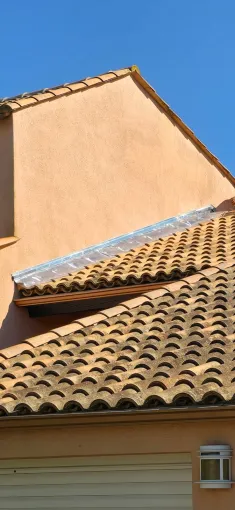 Intervention en couverture à Vendres : reprise de scellement et création de solins sur mesure par FAZ Concept, Sérignan, FAZ Concept