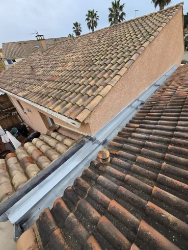 Remplacement d'un cheneau en zinc afin de garantir une évacuation de toiture à Valras, Sérignan, FAZ Concept