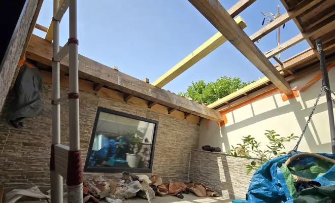 Faz Concept illumine un patio à Vendres avec l'installation de Velux, Sérignan, FAZ Concept