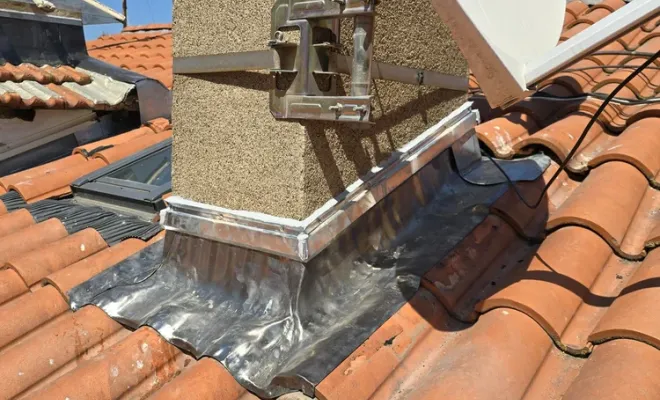 Les entourages de cheminée : source de fuites et solutions par FAZ Concept, Sérignan, FAZ Concept