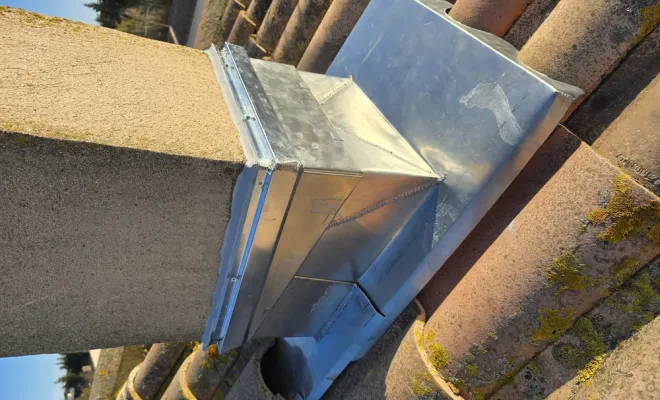 Rénovation des solins en plomb et démoussage de toiture à Lespignan, Sérignan, FAZ Concept