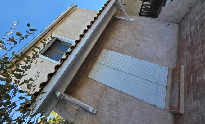 Remplacement de gouttière PVC par une gouttière en zinc à Valras Plage, Sérignan, FAZ Concept