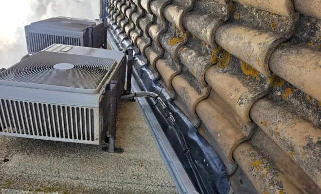 Remplacement d'un VELUX et réfection des solins en plomb à Saint-Pierre, Sérignan, FAZ Concept