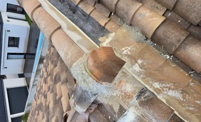 Réfection des solins en plomb et remplacement de faitage à Bessan, Sérignan, FAZ Concept