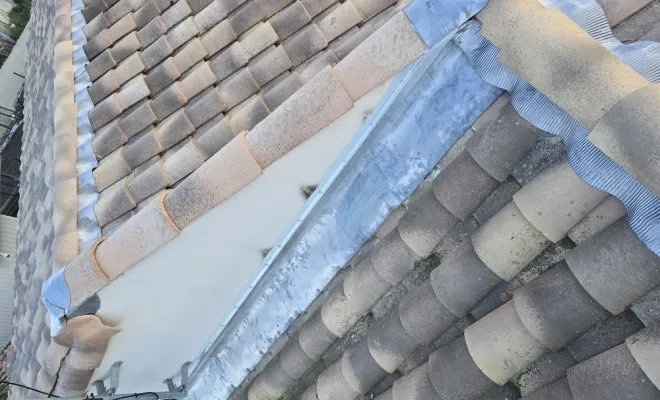 Réfection des solins en plomb et remplacement de faitage à Bessan, Sérignan, FAZ Concept
